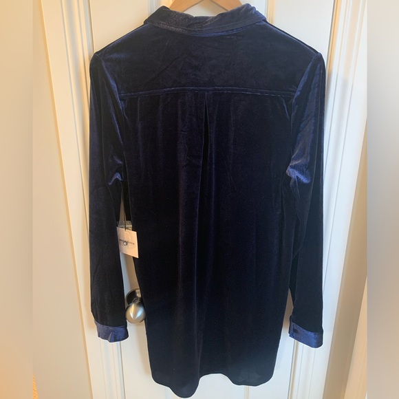 NWT Superdown Vella Velvet Mini Shirt Dress in Navy | Medium - Picture 4 of 5